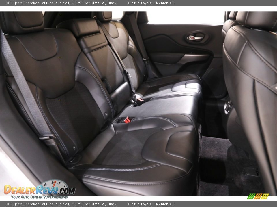 2019 Jeep Cherokee Latitude Plus 4x4 Billet Silver Metallic / Black Photo #17