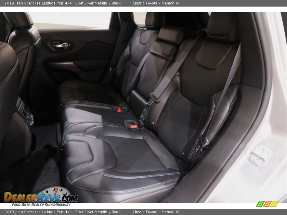 2019 Jeep Cherokee Latitude Plus 4x4 Billet Silver Metallic / Black Photo #18