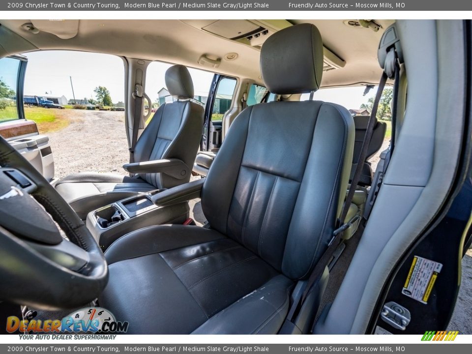 2009 Chrysler Town & Country Touring Modern Blue Pearl / Medium Slate Gray/Light Shale Photo #17