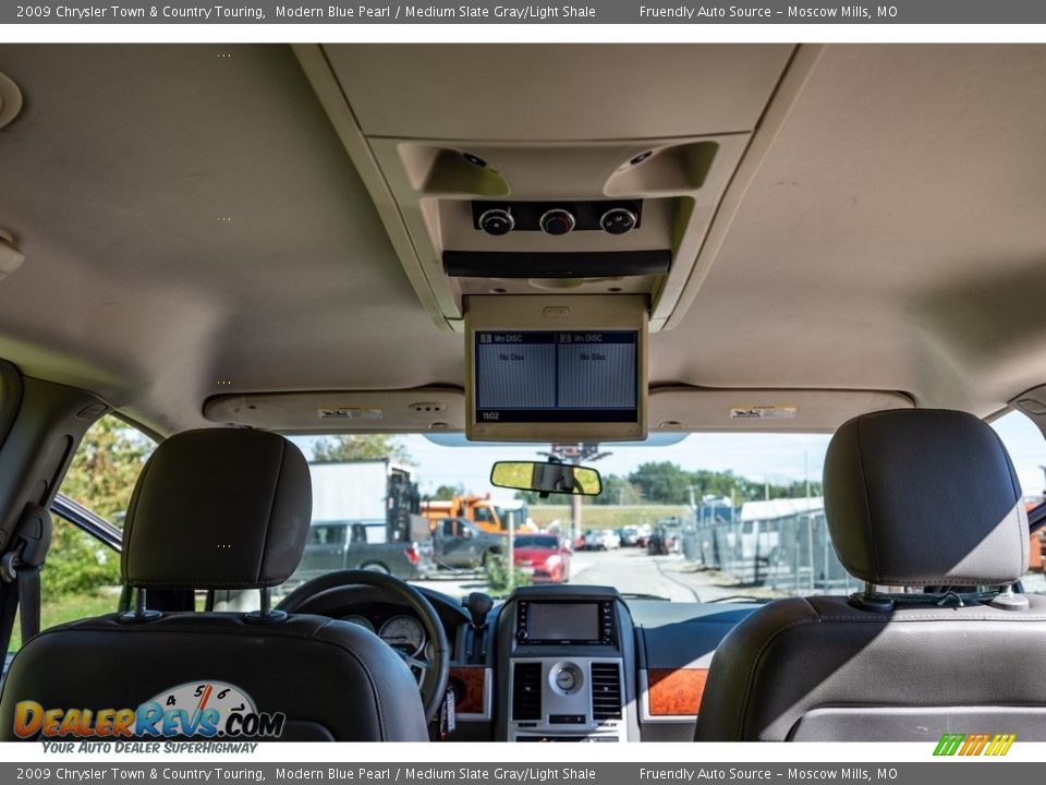 2009 Chrysler Town & Country Touring Modern Blue Pearl / Medium Slate Gray/Light Shale Photo #26