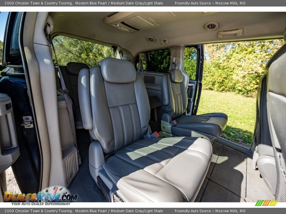 2009 Chrysler Town & Country Touring Modern Blue Pearl / Medium Slate Gray/Light Shale Photo #27