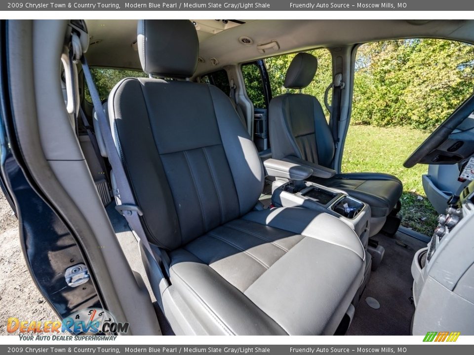 2009 Chrysler Town & Country Touring Modern Blue Pearl / Medium Slate Gray/Light Shale Photo #31