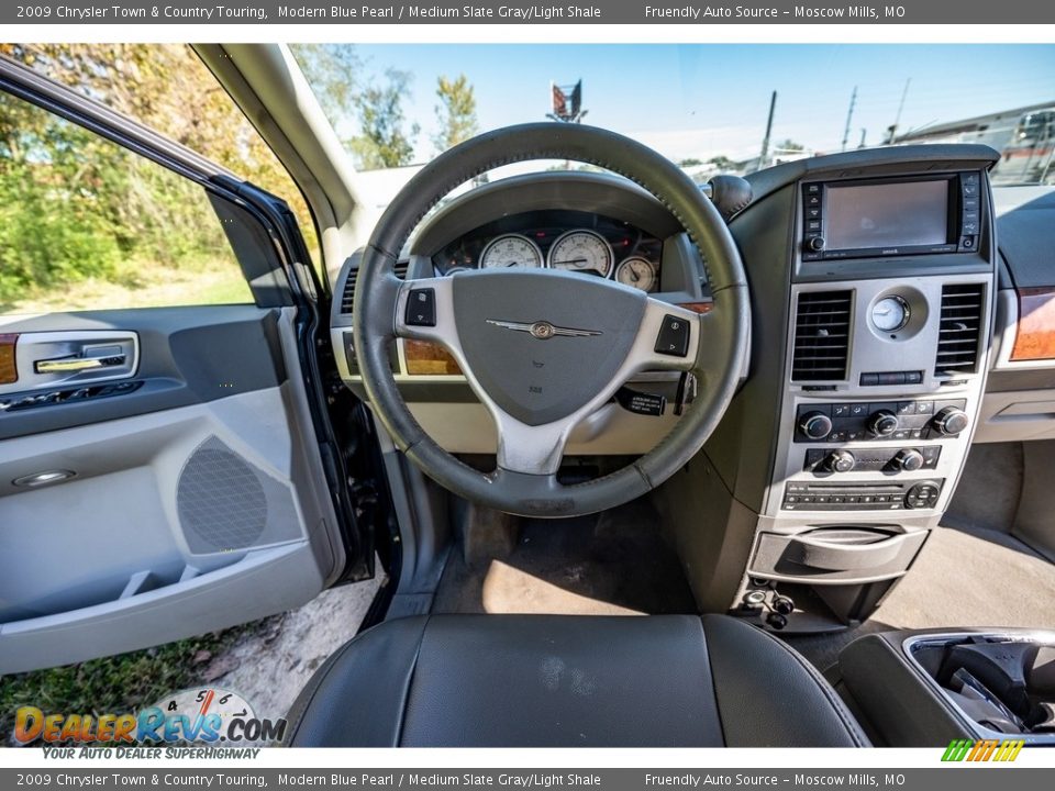 2009 Chrysler Town & Country Touring Modern Blue Pearl / Medium Slate Gray/Light Shale Photo #34