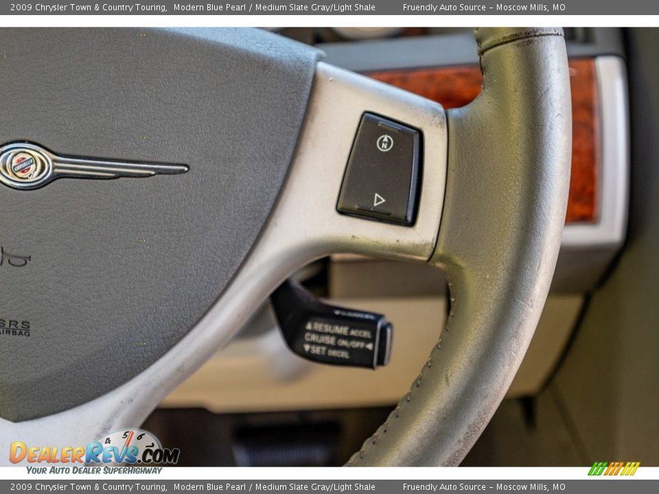 2009 Chrysler Town & Country Touring Modern Blue Pearl / Medium Slate Gray/Light Shale Photo #36