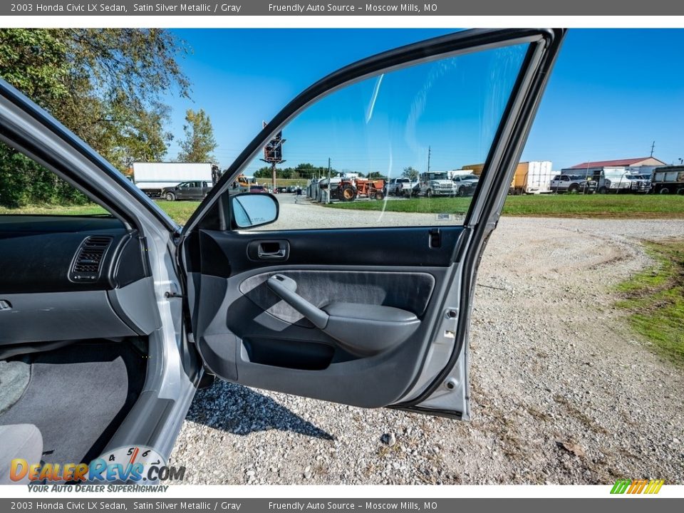 2003 Honda Civic LX Sedan Satin Silver Metallic / Gray Photo #26