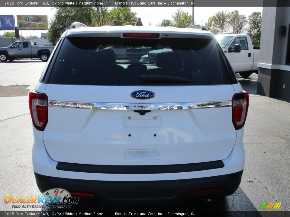 2018 Ford Explorer FWD Oxford White / Medium Stone Photo #26