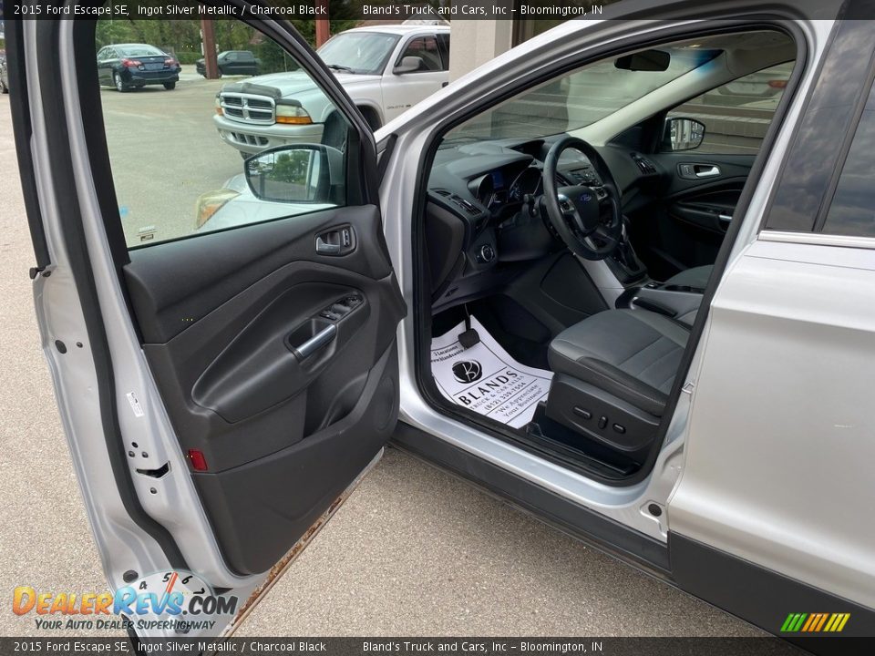 2015 Ford Escape SE Ingot Silver Metallic / Charcoal Black Photo #10