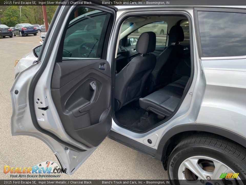 2015 Ford Escape SE Ingot Silver Metallic / Charcoal Black Photo #31