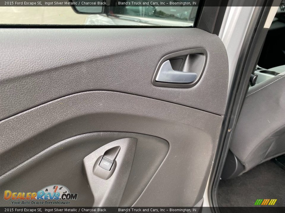 2015 Ford Escape SE Ingot Silver Metallic / Charcoal Black Photo #32