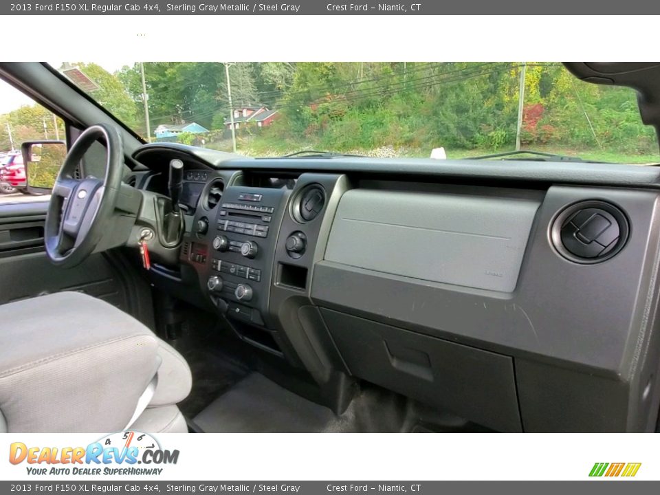 Dashboard of 2013 Ford F150 XL Regular Cab 4x4 Photo #22