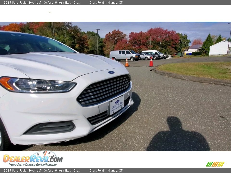 2015 Ford Fusion Hybrid S Oxford White / Earth Gray Photo #28