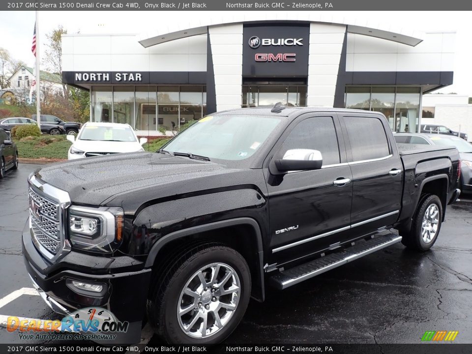 Front 3/4 View of 2017 GMC Sierra 1500 Denali Crew Cab 4WD Photo #1