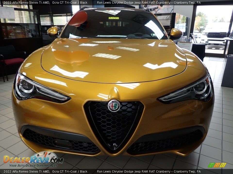 2022 Alfa Romeo Stelvio Ti AWD Ocra GT Tri-Coat / Black Photo #2