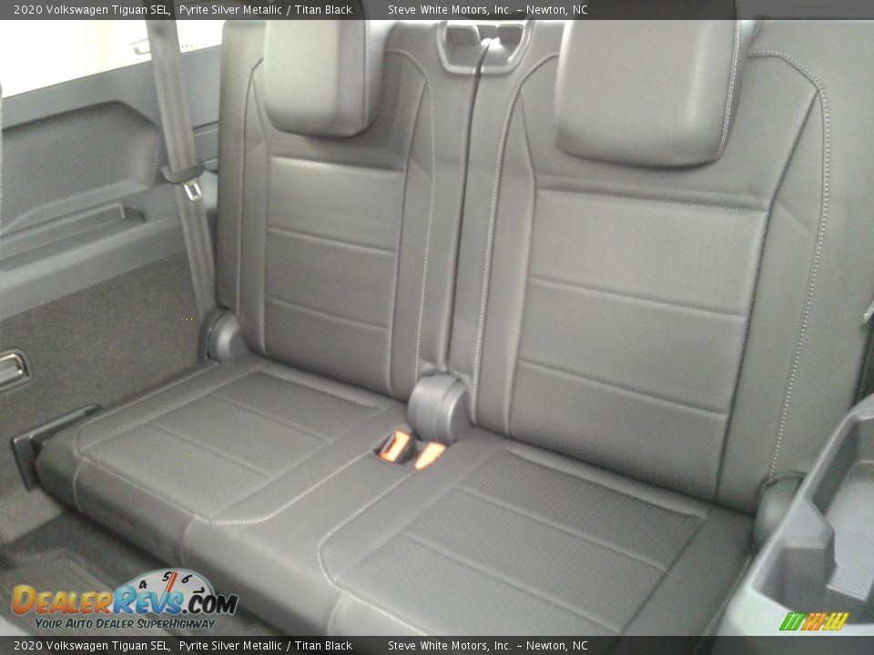 Rear Seat of 2020 Volkswagen Tiguan SEL Photo #14