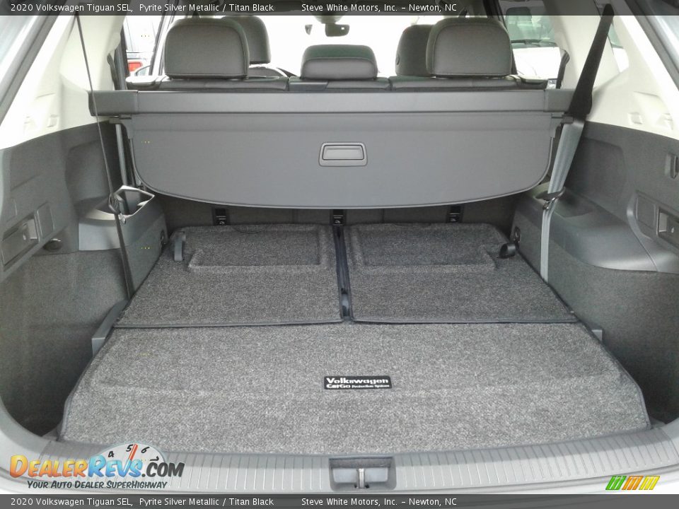 2020 Volkswagen Tiguan SEL Trunk Photo #15