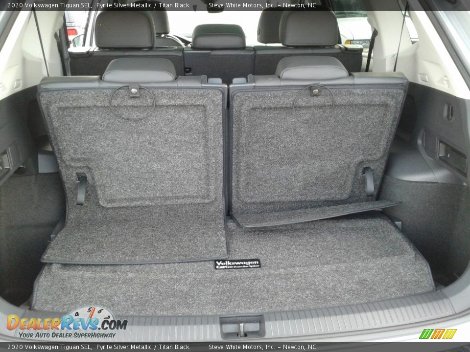 2020 Volkswagen Tiguan SEL Trunk Photo #16