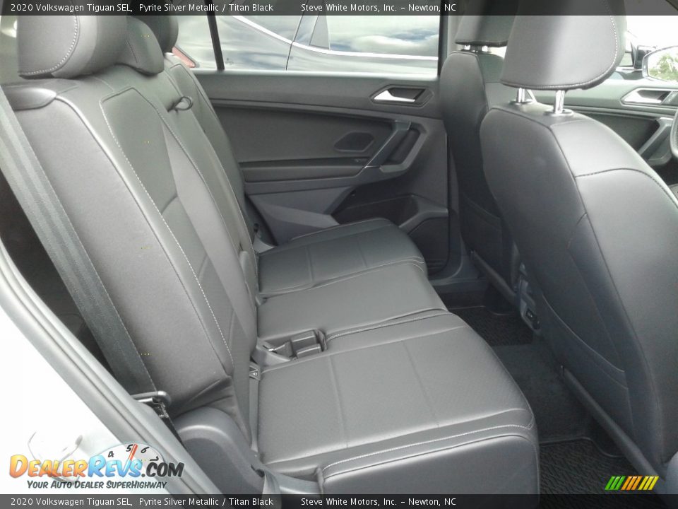 Rear Seat of 2020 Volkswagen Tiguan SEL Photo #17