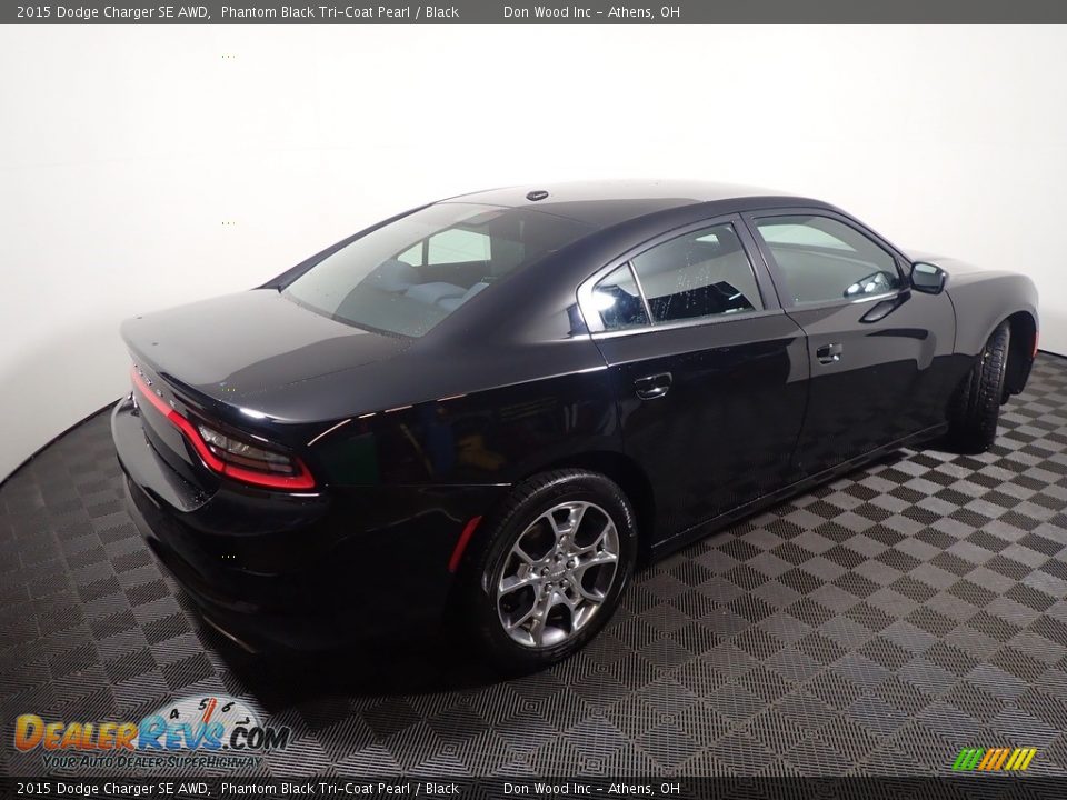 2015 Dodge Charger SE AWD Phantom Black Tri-Coat Pearl / Black Photo #16