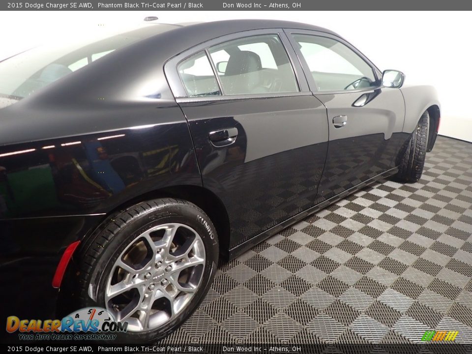 2015 Dodge Charger SE AWD Phantom Black Tri-Coat Pearl / Black Photo #18