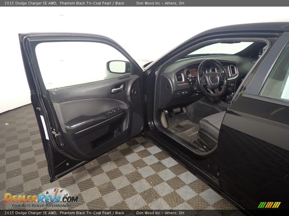 2015 Dodge Charger SE AWD Phantom Black Tri-Coat Pearl / Black Photo #19