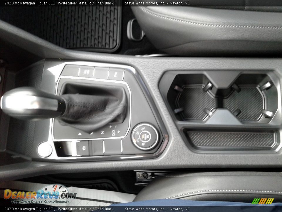 2020 Volkswagen Tiguan SEL Shifter Photo #28