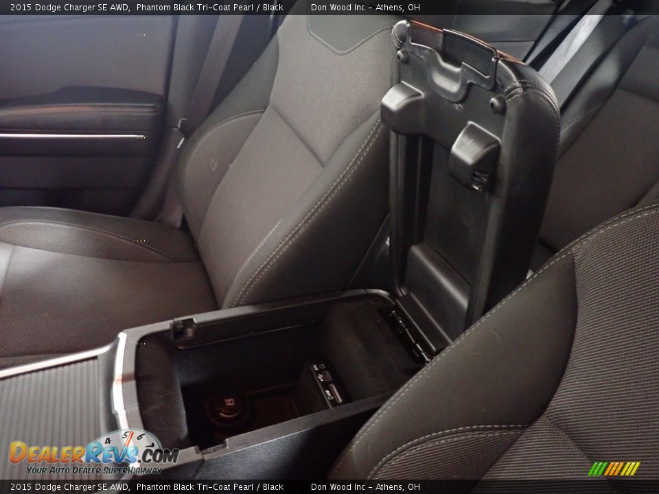 2015 Dodge Charger SE AWD Phantom Black Tri-Coat Pearl / Black Photo #32