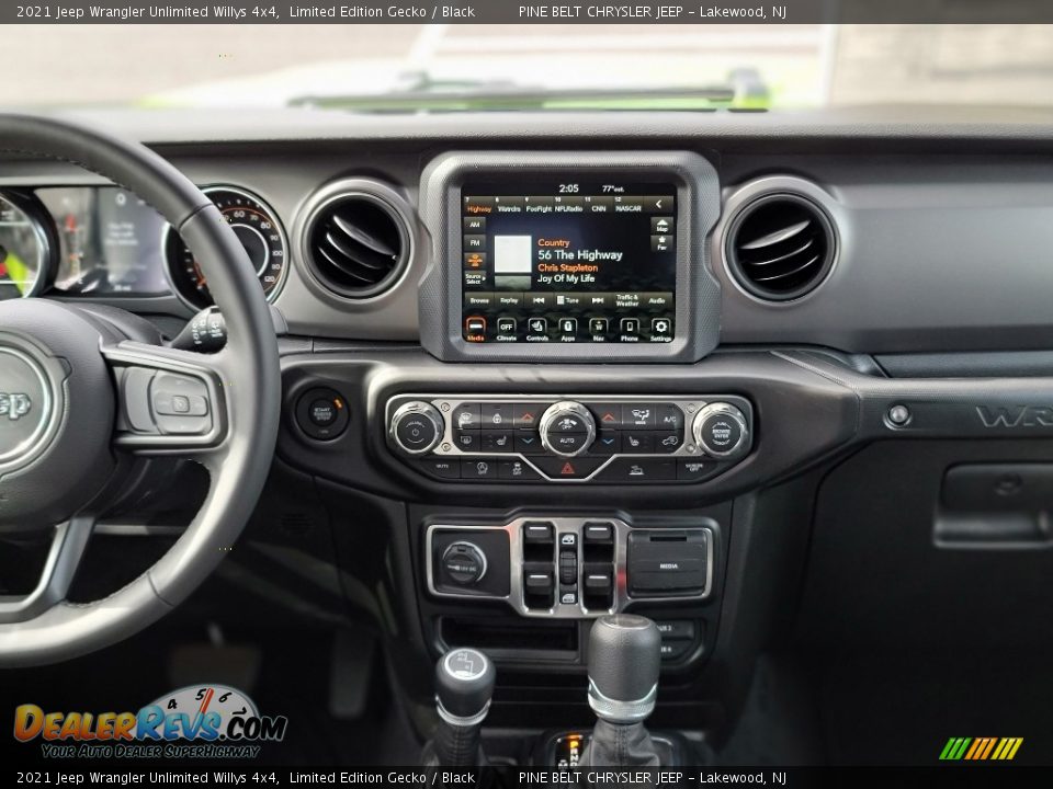 Dashboard of 2021 Jeep Wrangler Unlimited Willys 4x4 Photo #12