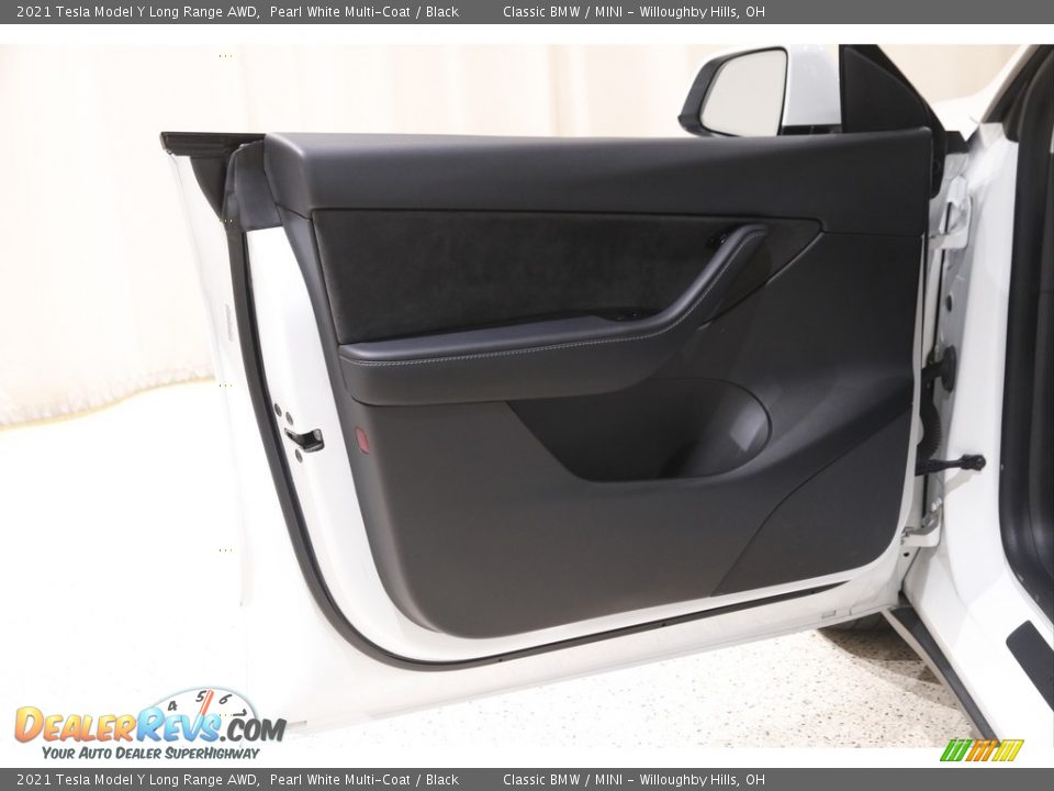 Door Panel of 2021 Tesla Model Y Long Range AWD Photo #4