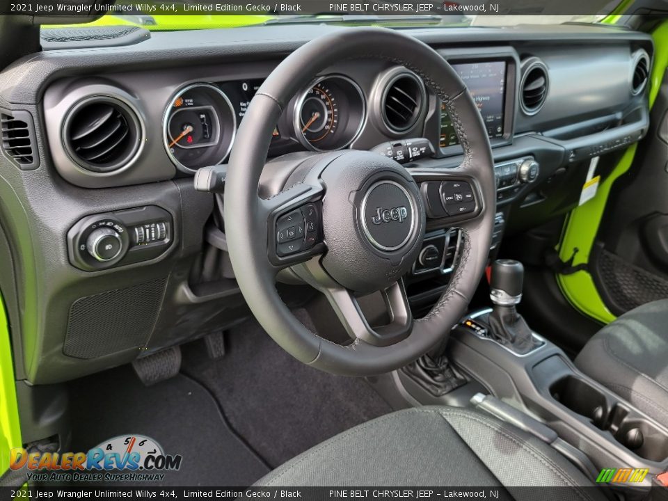 Dashboard of 2021 Jeep Wrangler Unlimited Willys 4x4 Photo #14
