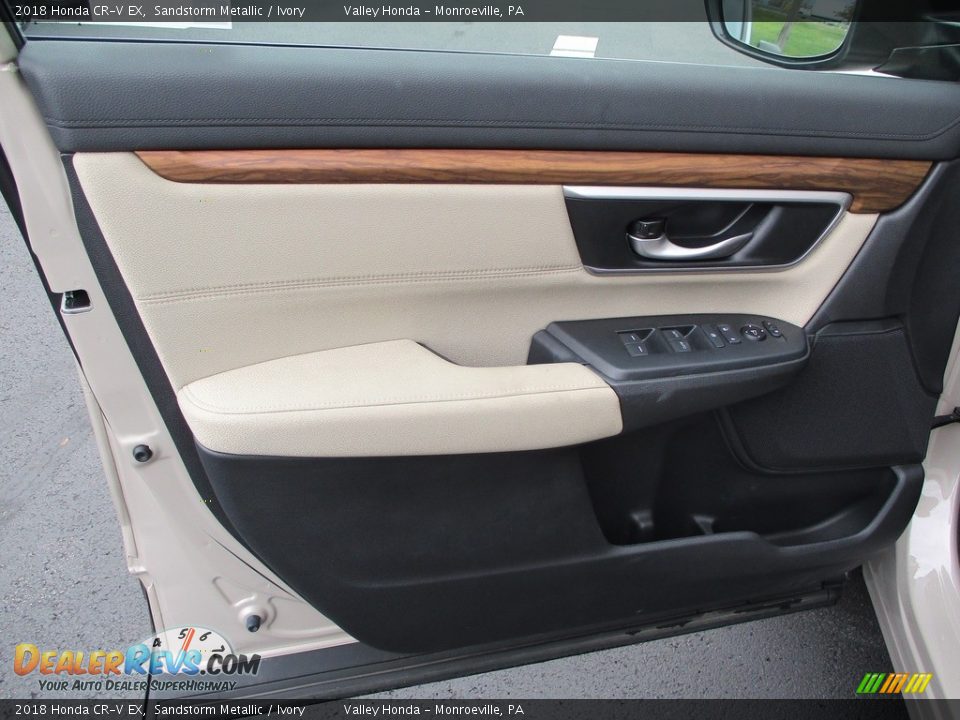 Door Panel of 2018 Honda CR-V EX Photo #10