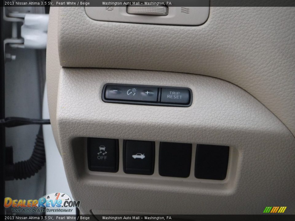 2013 Nissan Altima 3.5 SV Pearl White / Beige Photo #12