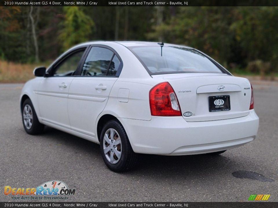 2010 Hyundai Accent GLS 4 Door Nordic White / Gray Photo #3