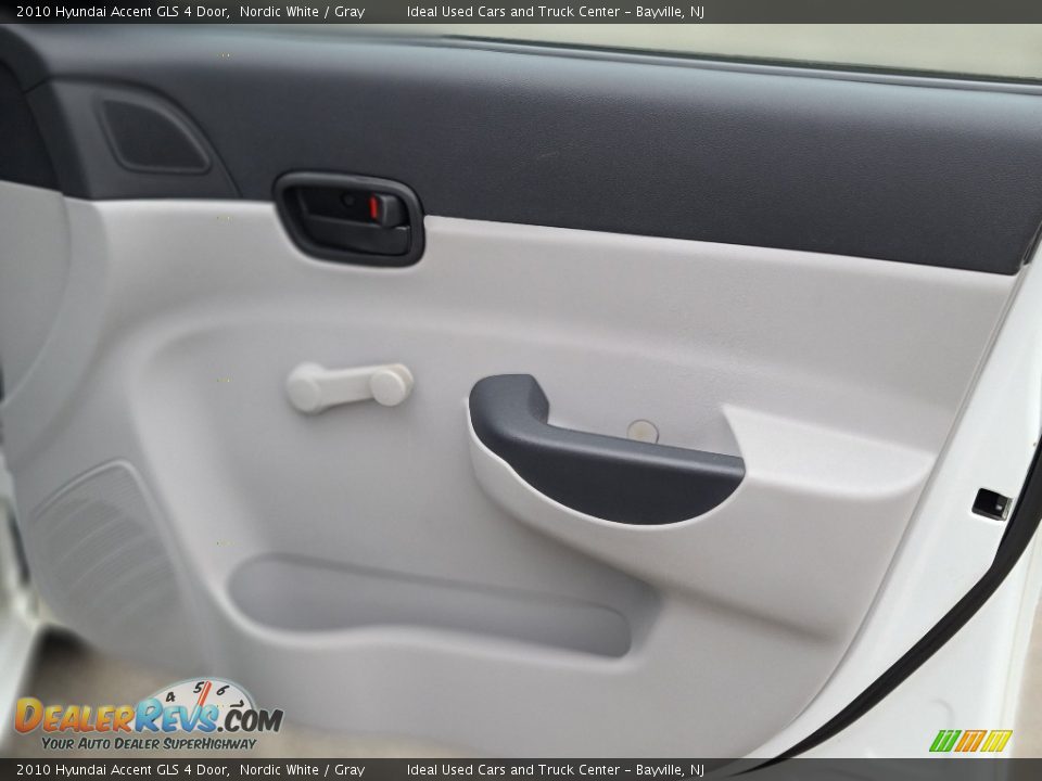 2010 Hyundai Accent GLS 4 Door Nordic White / Gray Photo #9