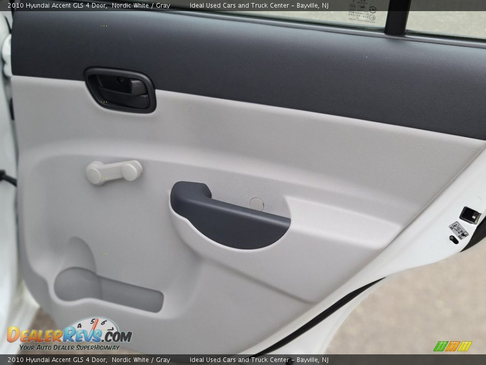 2010 Hyundai Accent GLS 4 Door Nordic White / Gray Photo #13