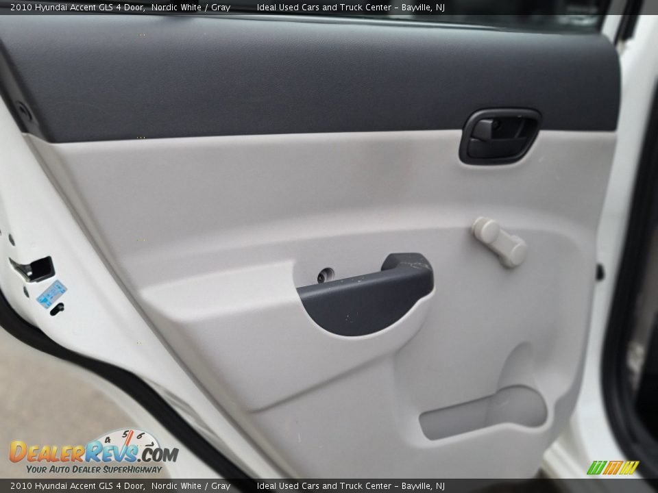 2010 Hyundai Accent GLS 4 Door Nordic White / Gray Photo #18