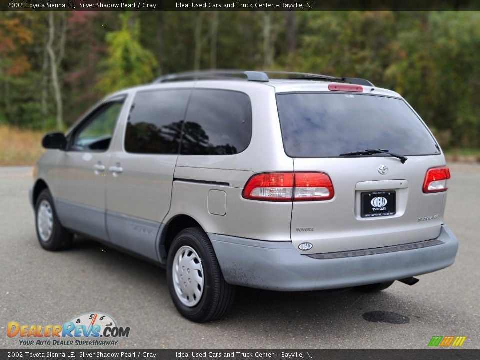 2002 Toyota Sienna LE Silver Shadow Pearl / Gray Photo #3