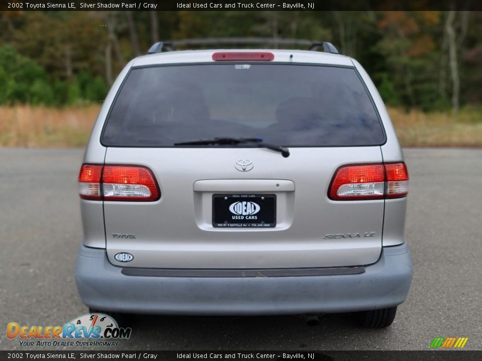 2002 Toyota Sienna LE Silver Shadow Pearl / Gray Photo #4