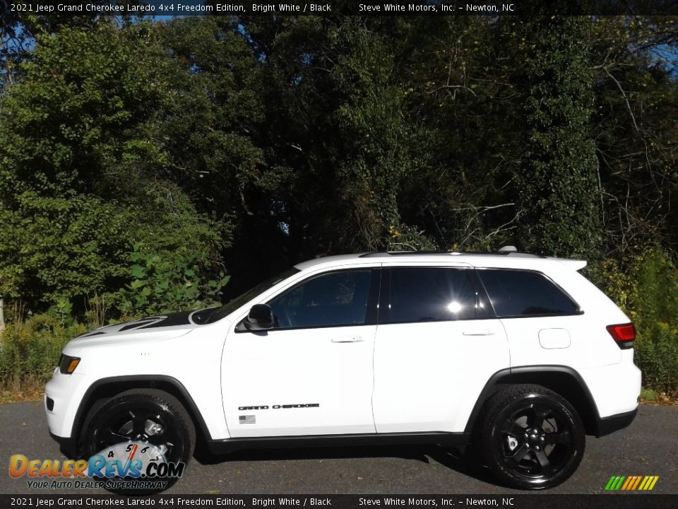 2021 Jeep Grand Cherokee Laredo 4x4 Freedom Edition Bright White / Black Photo #1