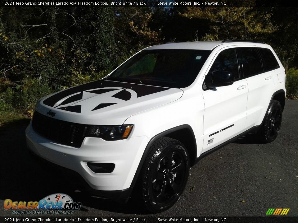 2021 Jeep Grand Cherokee Laredo 4x4 Freedom Edition Bright White / Black Photo #2