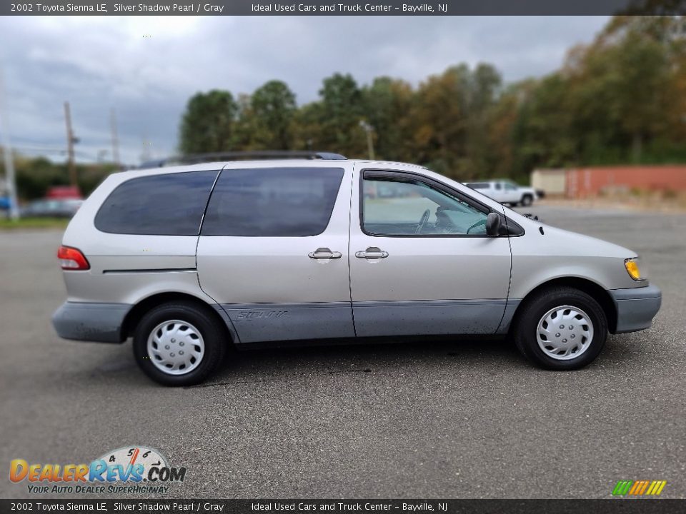 2002 Toyota Sienna LE Silver Shadow Pearl / Gray Photo #6