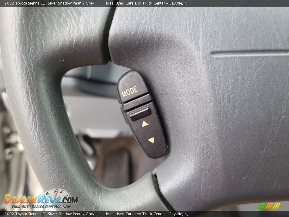 2002 Toyota Sienna LE Silver Shadow Pearl / Gray Photo #18