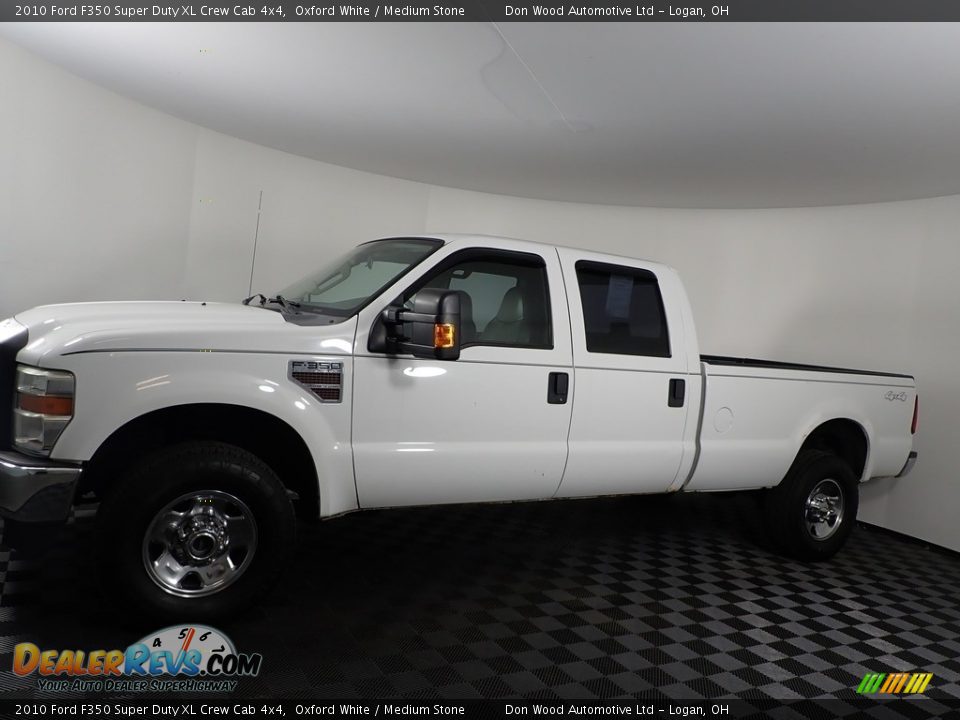 2010 Ford F350 Super Duty XL Crew Cab 4x4 Oxford White / Medium Stone Photo #8