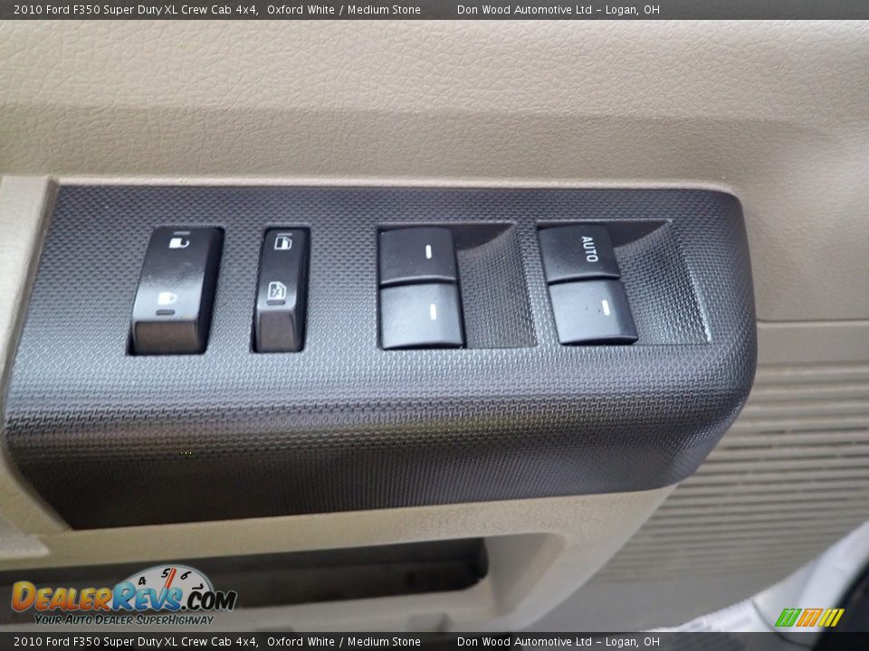 2010 Ford F350 Super Duty XL Crew Cab 4x4 Oxford White / Medium Stone Photo #17
