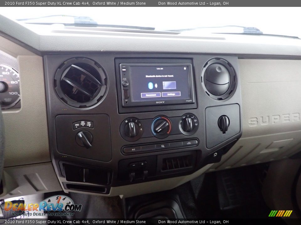 2010 Ford F350 Super Duty XL Crew Cab 4x4 Oxford White / Medium Stone Photo #23
