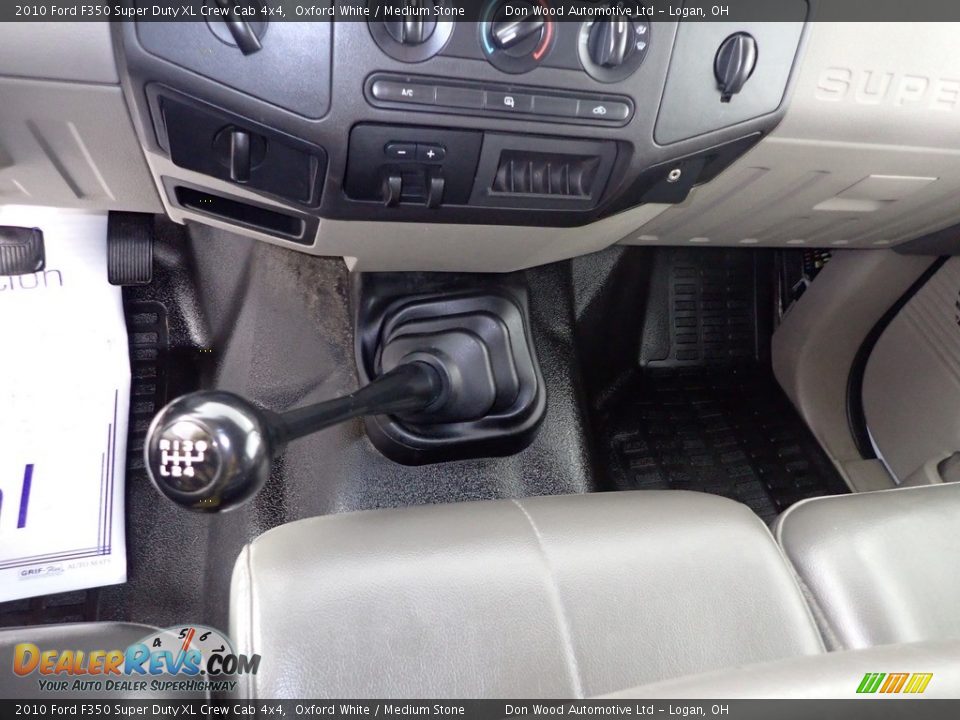 2010 Ford F350 Super Duty XL Crew Cab 4x4 Oxford White / Medium Stone Photo #24