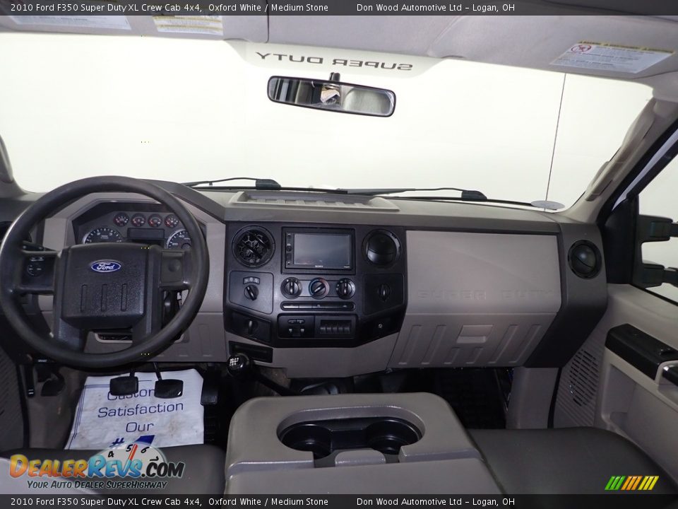 2010 Ford F350 Super Duty XL Crew Cab 4x4 Oxford White / Medium Stone Photo #28