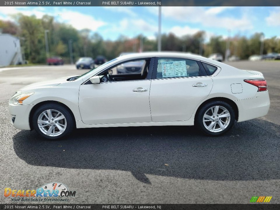 2015 Nissan Altima 2.5 SV Pearl White / Charcoal Photo #14