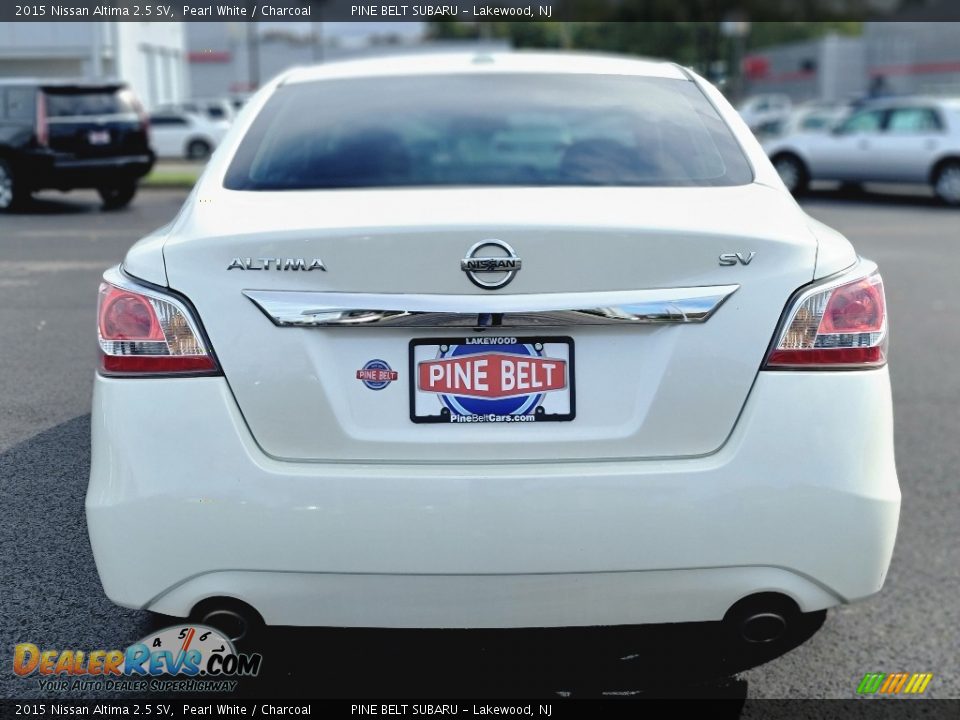 2015 Nissan Altima 2.5 SV Pearl White / Charcoal Photo #16