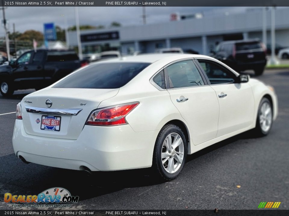 2015 Nissan Altima 2.5 SV Pearl White / Charcoal Photo #17