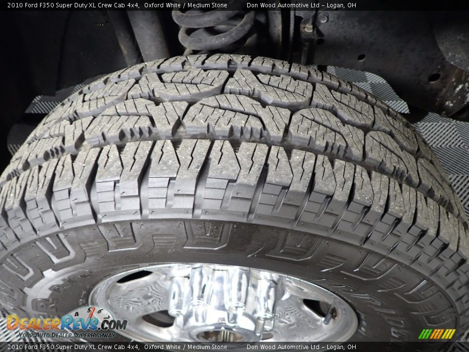 2010 Ford F350 Super Duty XL Crew Cab 4x4 Oxford White / Medium Stone Photo #36